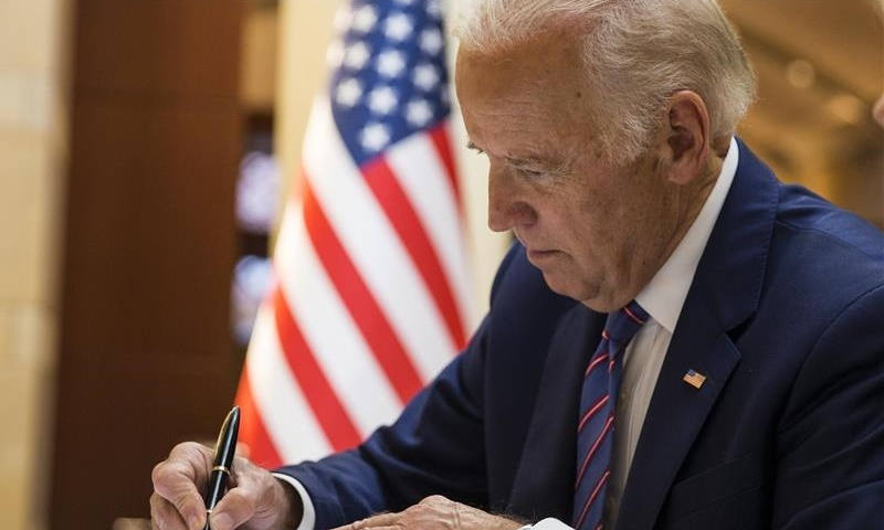 Präsident Biden unterzeichnet Durchführungsverordnung zur Umsetzung des EU-US-Abkommens Datenschutz-Framework